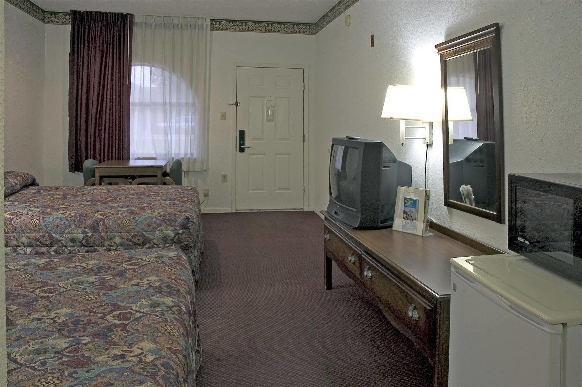 Budget Host Hempstead Inn Brookhollow/Energy Corridor Houston Zewnętrze zdjęcie